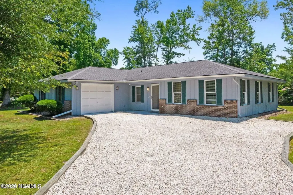 1 Pelican Court Carolina Shores NC 28467