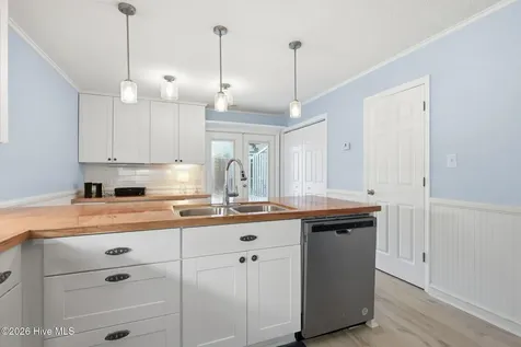 3200 Crystal Oaks Lane Morehead City NC 28557