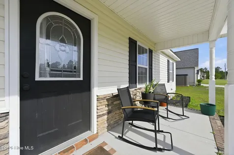305 Basil Court Hubert NC 28539