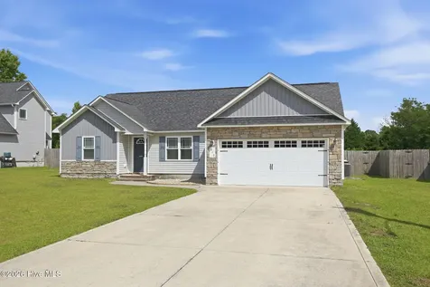 210 Brice Court Hubert NC 28539