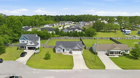 210 Brice Court Hubert NC 28539