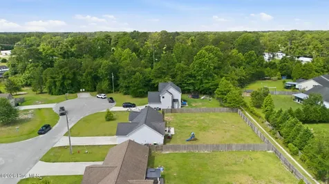 210 Brice Court Hubert NC 28539