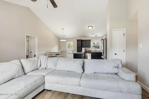 210 Brice Court Hubert NC 28539