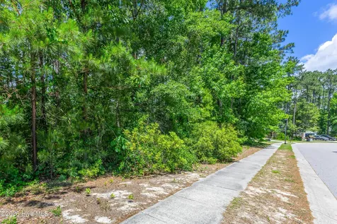 2648 Provence Drive SE Bolivia NC 28422