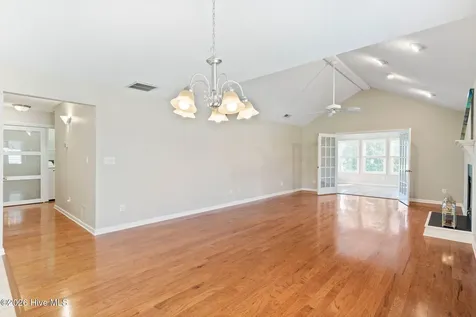 111 Widgeon Circle Hampstead NC 28443