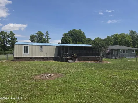 1133 S Parker Road Holly Ridge NC 28445