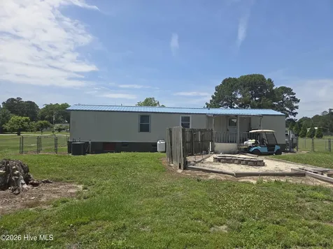 1133 S Parker Road Holly Ridge NC 28445