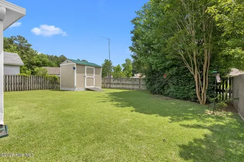 102 Gladiola Drive New Bern NC 28562