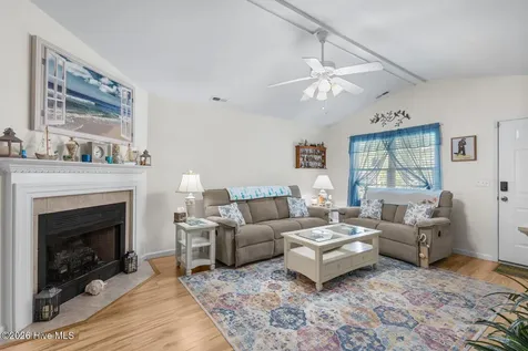 102 Gladiola Drive New Bern NC 28562