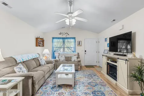102 Gladiola Drive New Bern NC 28562