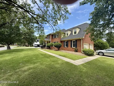 2906 Hunters Run Greenville NC 27858