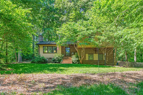 1832 Travis Lane Burlington NC 27217