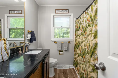 1832 Travis Lane Burlington NC 27217