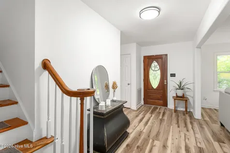 1832 Travis Lane Burlington NC 27217