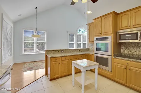 789 Queens Creek Road Hubert NC 28539