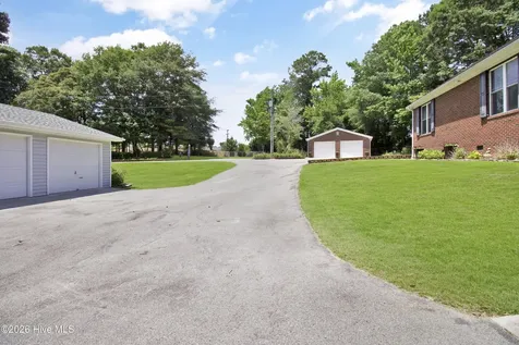 789 Queens Creek Road Hubert NC 28539