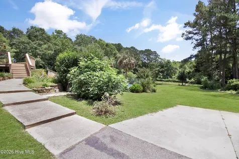 789 Queens Creek Road Hubert NC 28539