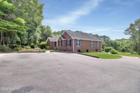 789 Queens Creek Road Hubert NC 28539