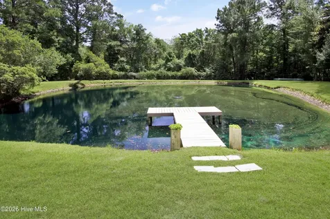 789 Queens Creek Road Hubert NC 28539