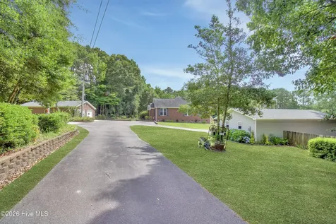 789 Queens Creek Road Hubert NC 28539