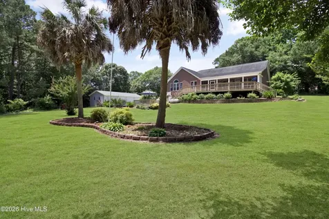 789 Queens Creek Road Hubert NC 28539