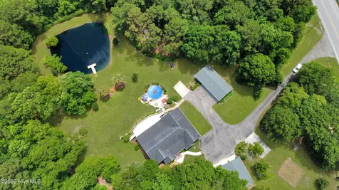 789 Queens Creek Road Hubert NC 28539