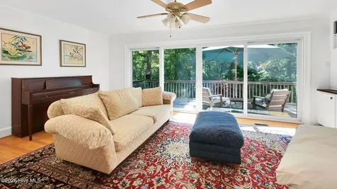 141 E Longmeadow Road Greenville NC 27858