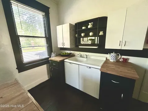 541 Roanoke Avenue Roanoke Rapids NC 27870