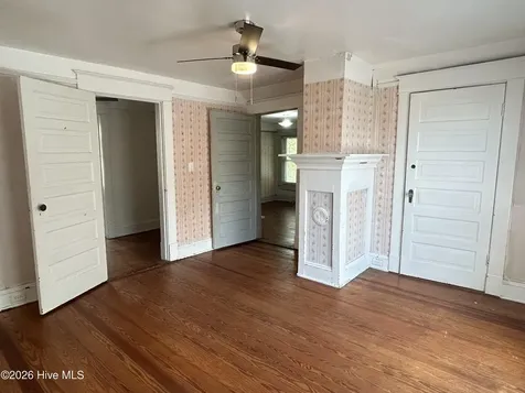 541 Roanoke Avenue Roanoke Rapids NC 27870