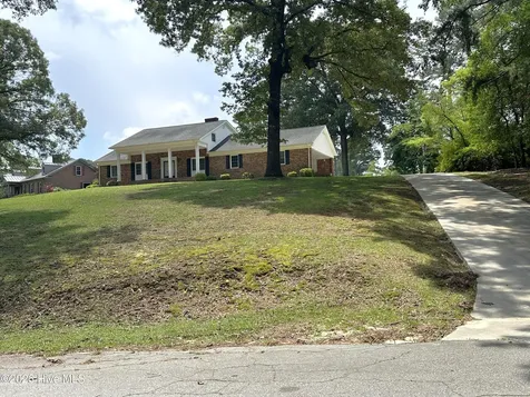 504 Pineview Road Clinton NC 28328