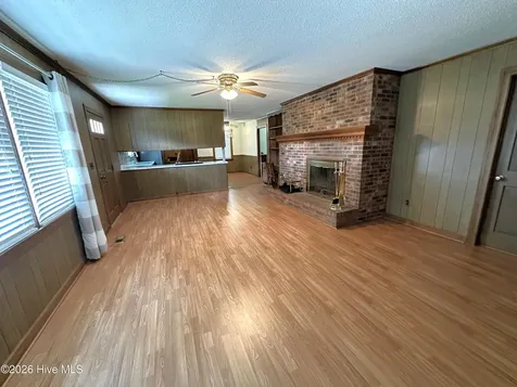 504 Pineview Road Clinton NC 28328