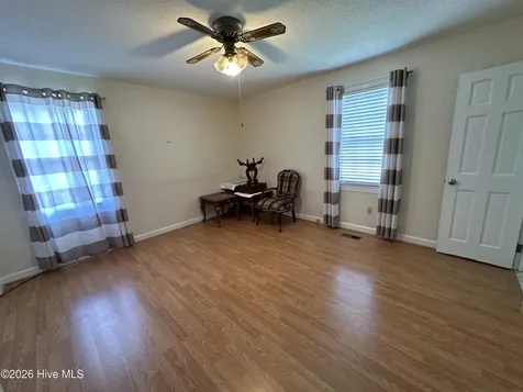 504 Pineview Road Clinton NC 28328