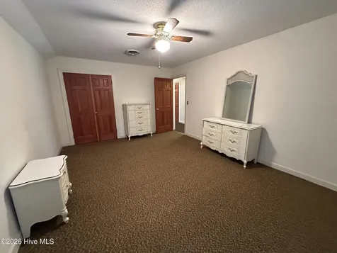 504 Pineview Road Clinton NC 28328