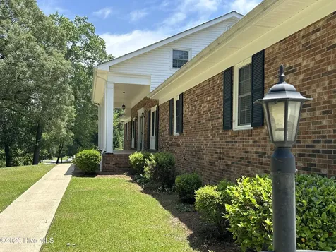 504 Pineview Road Clinton NC 28328