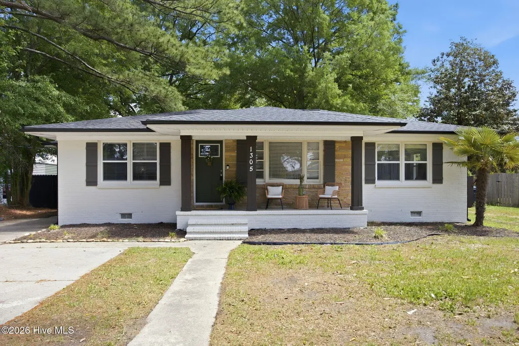 1305 Washington Street Washington NC 27889