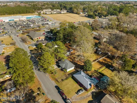 1305 Washington Street Washington NC 27889