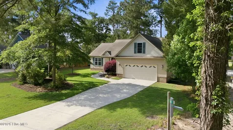 1007 Barkentine Drive New Bern NC 28560