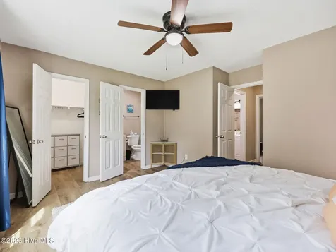 100 Hampton Court Jacksonville NC 28546