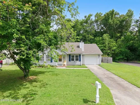 100 Hampton Court Jacksonville NC 28546