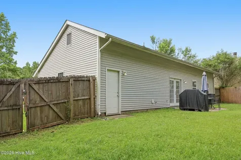 100 Hampton Court Jacksonville NC 28546