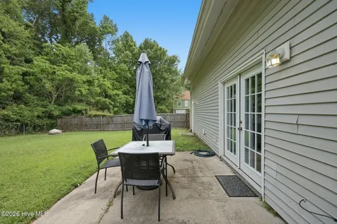 100 Hampton Court Jacksonville NC 28546
