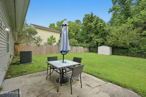 100 Hampton Court Jacksonville NC 28546
