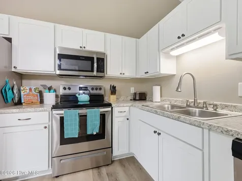 100 Hampton Court Jacksonville NC 28546