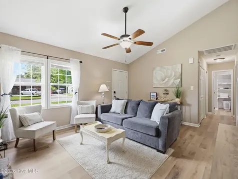 100 Hampton Court Jacksonville NC 28546