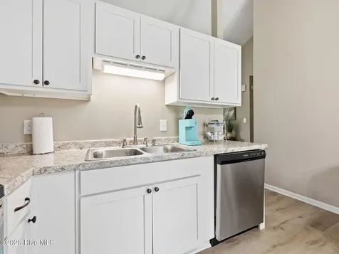 100 Hampton Court Jacksonville NC 28546