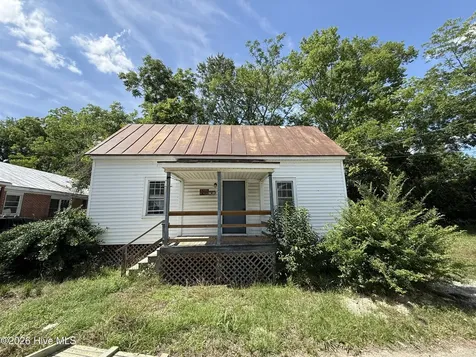 516 Tower Hill Road Kinston NC 28501