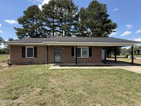 302 Hubert Mclean Avenue Red Springs NC 28377