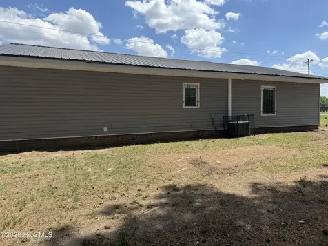 302 Hubert Mclean Avenue Red Springs NC 28377