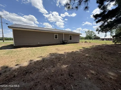 302 Hubert Mclean Avenue Red Springs NC 28377