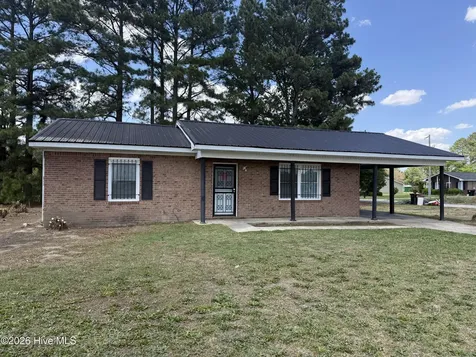302 Hubert Mclean Avenue Red Springs NC 28377